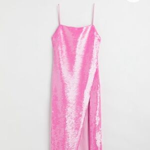 H&M
Innovation Circular Design Story. Calf-length, sequined dress